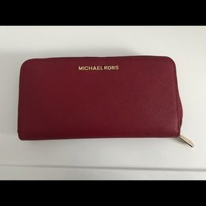 Red Michael Kors Jet Set Travel Wallet NWT